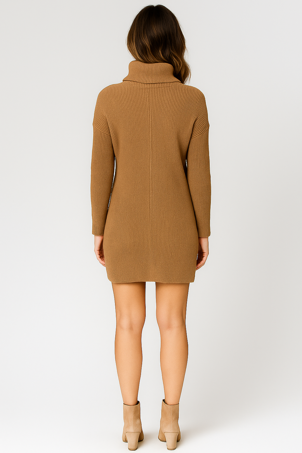 Brun ribstrikket kjole med rullekrave